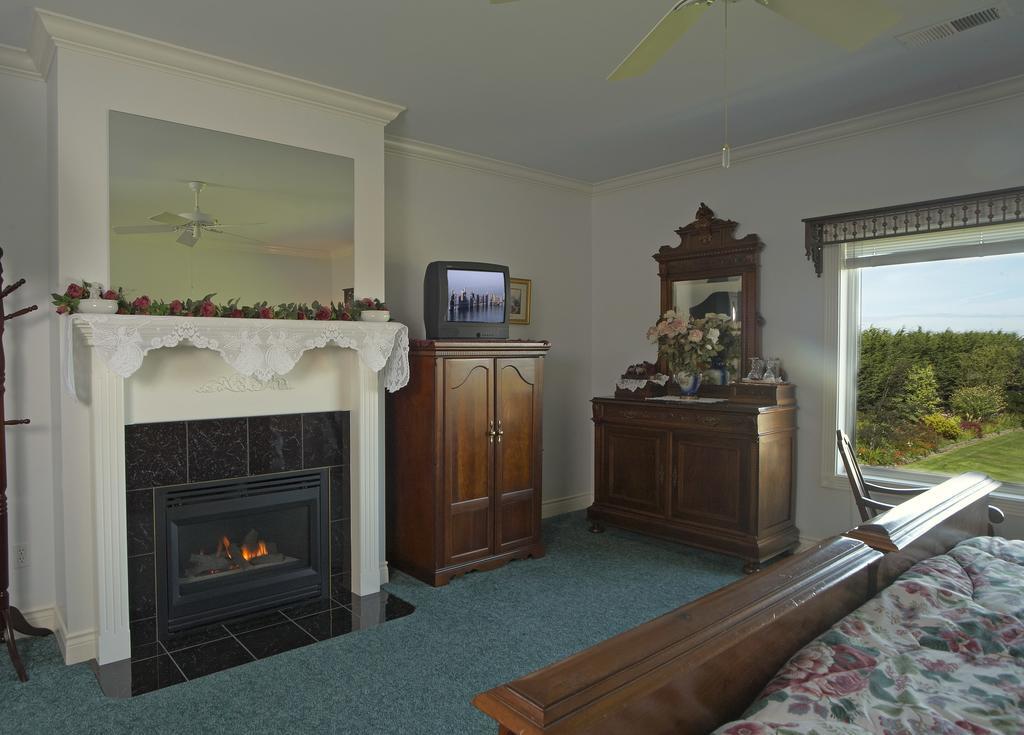 ポート・エンジェルス Sea Cliff Gardens Bed & Breakfast エクステリア 写真