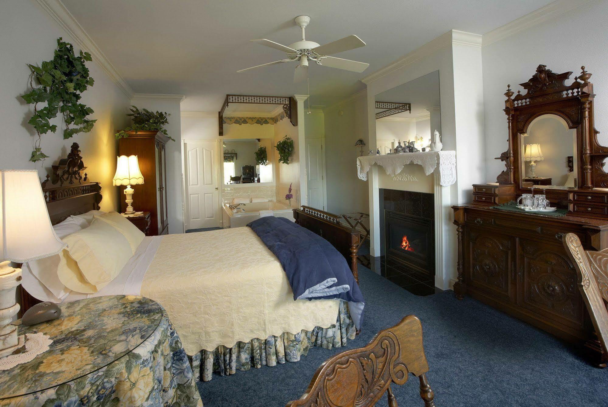 ポート・エンジェルス Sea Cliff Gardens Bed & Breakfast エクステリア 写真