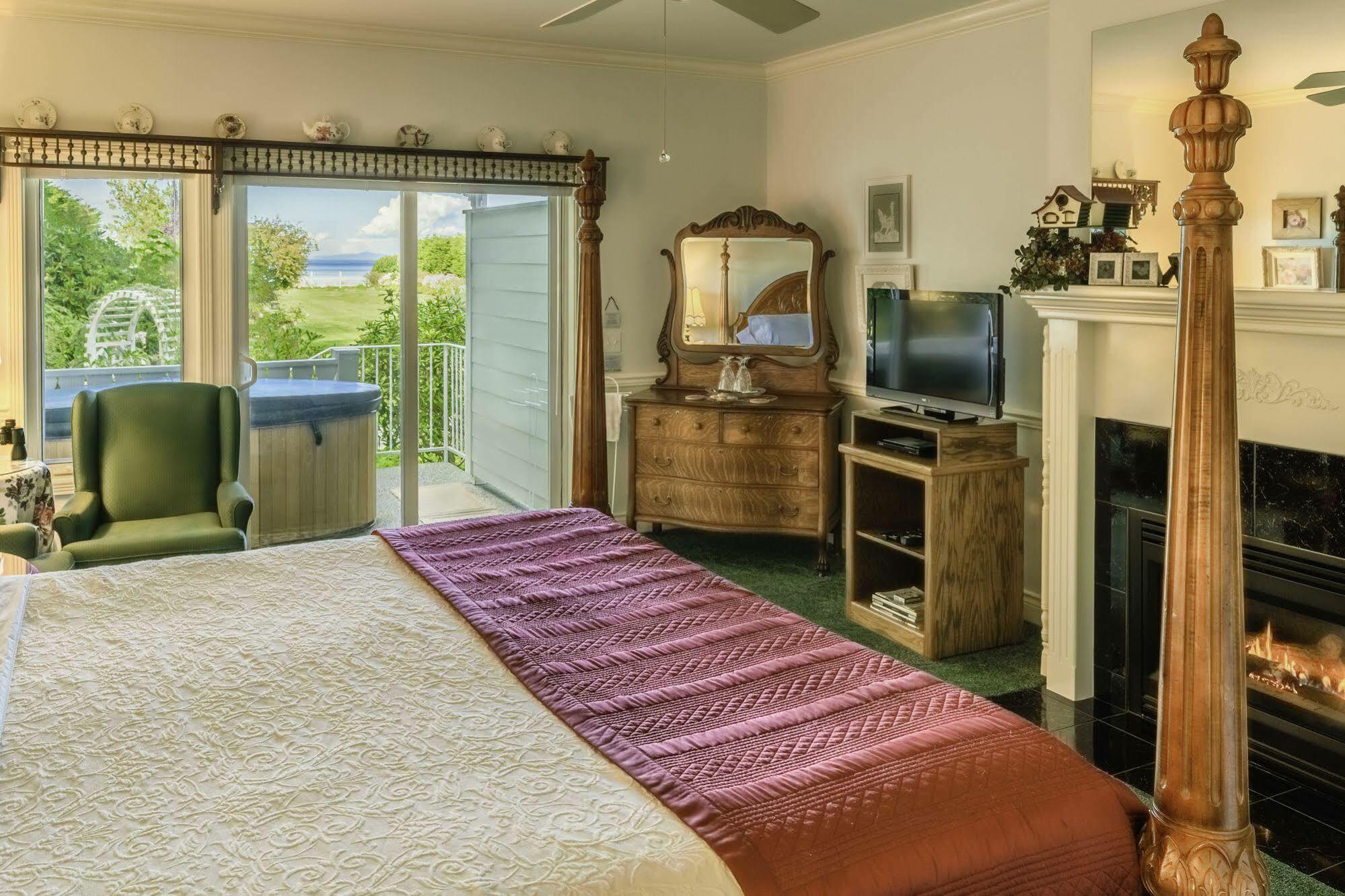 ポート・エンジェルス Sea Cliff Gardens Bed & Breakfast エクステリア 写真